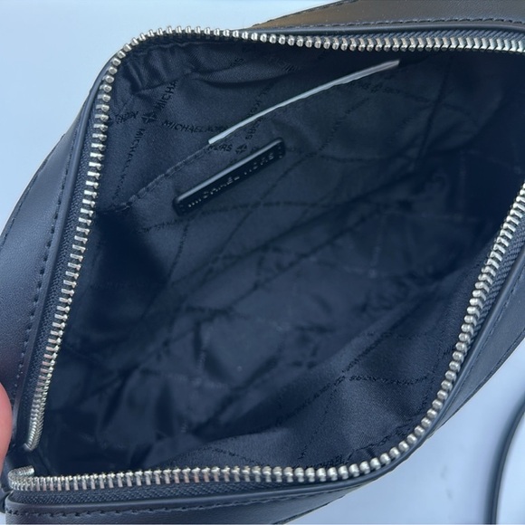 MICHAEL KORS Jet Set Lg Ombré Signature Logo EW Crossbody Body East West
Black - Picture 12 of 16